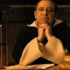 El inquisidor Tomás de Torquemada, interpretado por Manel Dueso en la serie Isabel.