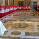 A Francisco le parece bien que haya muchos cardenales, pero le sobran jefes de dicasterios y organismos consultivos menores