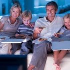 Poder elegir películas de valores a pedido es una forma de fomentar un ocio bueno en familia