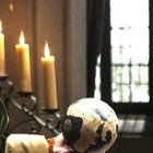 Cristóbal Colón, con su esfera del mundo en la mano, en la serie de RTVE sobre los Reyes Católicos