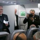 El Papa ha hablado con los periodistas en su trayecto de seis horas de Sri Lanka a Filipinas