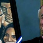 El arzobispo Vincenzo Paglia con una imagen de arzobispo mártir Óscar Romero, por cuya beatificación ha trabajado