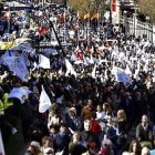 El diario El País oculta el subtítulo de la marcha -Por la vida, la mujer y la maternidad- y habla de sólo centenares de asistentes