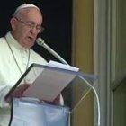Francisco, desde el Palacio Apostólico, se dirige al pueblo en el rezo del ángelus cada domingo