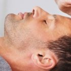 Más allá de cierta relajación -por estar tumbado- y efecto placebo, la ciencia no ha encontrado eficacia al reiki... y espiritualmente puede ser muy dañino