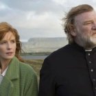 Escena de la película Calvary que se preestrena en Madrimaná, sobre un cura rural al que avisan que van a matar