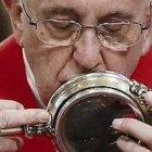 El Papa dio la bendición con la reliquia de san Jenaro