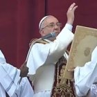 Con las debidas condiciones, la bendición Urbi et Orbi obtiene la indulgencia plenaria incluso recibida por televisión.