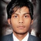 El joven Akash Bashir frenó al suicida en la entrada de la iglesia; si hubiera llegado a entrar los muertos habrían sido muchos más