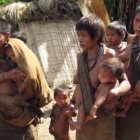 Miembros de la tribu nanti, cuyas tierras están en peligro por el proyecto de gas Camisea... uno entre muchos casos de abusos en la Amazonía