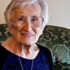 Una Kroll fue monja misionera anglicana, luego sacerdotisa a los 71 años... y después una experiencia mística en un monasterio la hizo católica