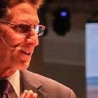 Richard Cohen propone un plan de acogida basado en el amor familiar para rehacer todo lo que esté roto.