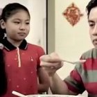 El vídeo nos hace reflexionar sobre el tiempo que dedicamos a aquellos que más nos quieren.