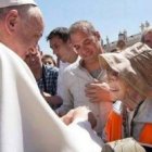 Emma Morosini, la abuela peregrina, con el Papa Francisco en la audiencia de los miércoles