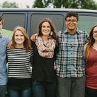 ¿Quieres que estos chicos hablen de Cristo y su fe a los de tu parroquia? Hacen 4 retiros por semana, saben hacerlo, están entrenados y aman al Señor