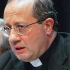 Bruno Forte es quien difunde oficialmente las ideas del Instrumentum Laboris, incluso las más extrañas o confusas