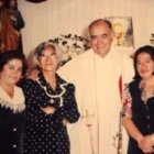 El padre Juan Manuel Martín del Campo avanza hacia los altares