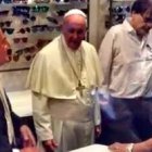 Francisco dejó claro en la tienda que pensaba pagar de su bolsillo las gafas que se llevase.