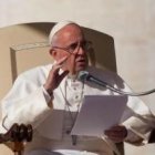 El Papa Francisco predica sus catequesis de los miércoles