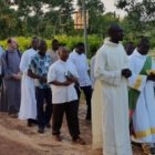 La Iglesia que camina en el siglo XXI intenta llegar a todo el mundo, todos los pueblos, todas las lenguas y personas... un esfuerzo titánico