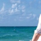 Unos novios en la playa