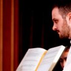 Andrea Filippucci con el cardenal OMalley de Boston, que le ordenó sacerdote