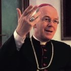 El obispo Athanasius Schneider, de 54 años, fue comisionado por la Santa Sede para visitar los seminarios de la Hermandad de San Pío X en Francia y Estados Unidos.