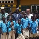 Juan José Gómez con chicos de los nuevos cursos del Hogar Don Bosco de Porto Novo en Benín