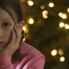 Un árbol sin referencia a Jesús no basta para dar sentido a la Navidad, y atiborrarse de regalos y consumo tampoco