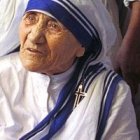 La Madre Teresa de Calcuta animó en su vida religiosa a muchos a buscar a Dios con la oración del Rosario