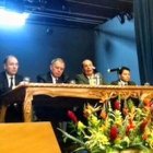 Miguel Ayuso (izquierda de la foto) y Alejandro Ordóñez (a su izquierda), dos de los autores del libro, en un acto de la UIJC en Colombia el pasado mes de febrero.