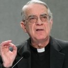 El padre Lombardi y participantes del Sínodo en rueda de prensa enumeran los temas tratados en cada jornada... sin explicar quién dice qué