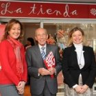 La Tienda Solidaria de Cáritas Madrid es un ejemplo de las iniciativas para hacer regalos con huella solidaria