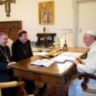 Rodríguez Carballo y Braz de Aviz con el Papa Francisco... han colaborado en el documento sobre consagrados pedido por Benedicto XVI