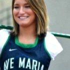 Valerie nació en Rusia, pero fue adoptada por una familia católica de EEUU... suelen rezar juntos el Rosario en casa