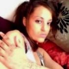 Hasna en una de sus fotos de Facebook de 2010... Según su hermano, empezó a usar velo sólo un mes antes de su muerte