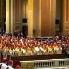 La basílica de San Pedro y San Pablo también despidió al Papa con una larga ovación.