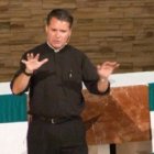 James Mallon empezó su renovación parroquial expulsando a los grupos que ocupaban locales parroquiales pero no evangelizaban