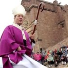 El arzobispo de Pamplona-Tudela, Francisco Pérez, convoca a misa de reparación en las catedrales de ambas ciudades