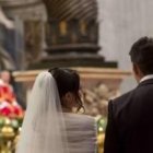 El Papa casó a 20 matrimonios y les propuso a Jesús como medicina para los retos de la vida