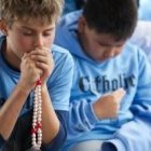 Diversos colegios en varios países cubren turnos de oración del Rosario de Desagravio
