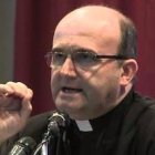 La Iglesia no puede contradecir la palabra de Dios, explica el obispo de San Sebastián en referencia a la verdad del matrimonio y de la eucaristía.