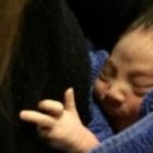 El bebé, aún en la parroquia, ya en manos de una cuidadora, aún tenía el cordón umbilical