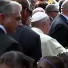 Francisco, durante la visita  de este domingo a un campo de refugiados en República Centroafricana. La barrera de protección se ha incrementado sensiblemente.