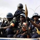 Fuerzas del orden en Bangui: la noticia del posible crimen, vinculado o no a la visita papal, mantiene la alerta máxima sobre su seguridad.