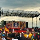 Miles de jóvenes respondieron a la llamada de una consagración completa a Cristo.