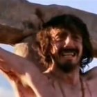 San Dimas, el buen ladrón en un fotograma de la película La Pasión de Cristo