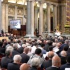 El Papa Francisco en Santa María la Mayor, impartiendo a los sacerdotes la segunda predicación de su jubileo