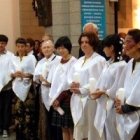 Bautizos de adultos en la Vigilia Pascual de 2016 en la Catedral del Sagrado Corazón en Tashkent, capital de Uzbekistán