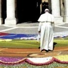 El Papa Francisco este jueves por la tarde acudió a la basílica de los Ángeles en Asís